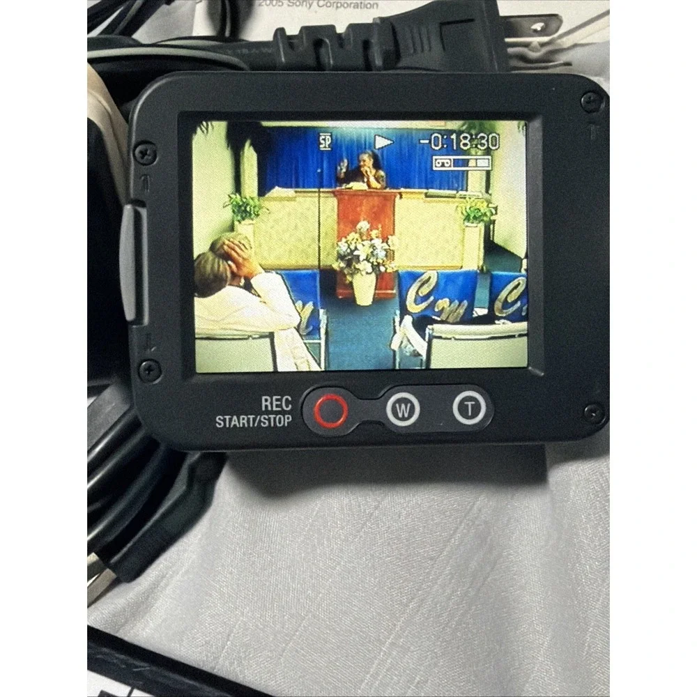 Sony Handycam DCR-TRV280 Digital 8 Silver Camcorder w/Battery, 2 Tapes Tested